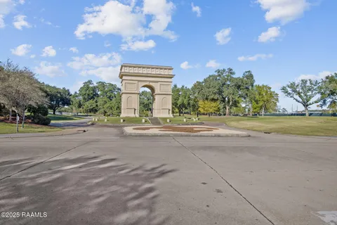 $550,000 | 1106 Le Triomphe Parkway, Broussard, LA 70518