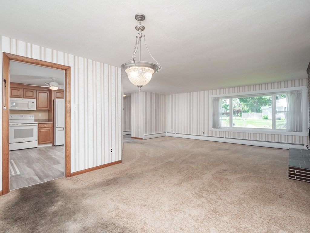 28 Manning Road Chelmsford, MA 01824 - Photo 11 of 42 Gallery Image 11