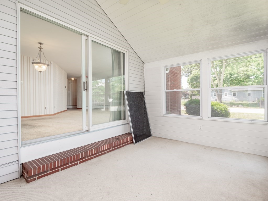 28 Manning Road Chelmsford, MA 01824 - Photo 17 of 42 Gallery Image 17