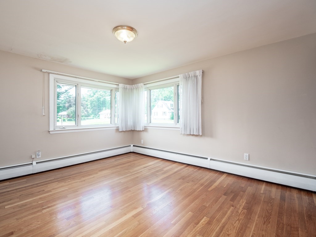 28 Manning Road Chelmsford, MA 01824 - Photo 2 of 42 Gallery Image 2