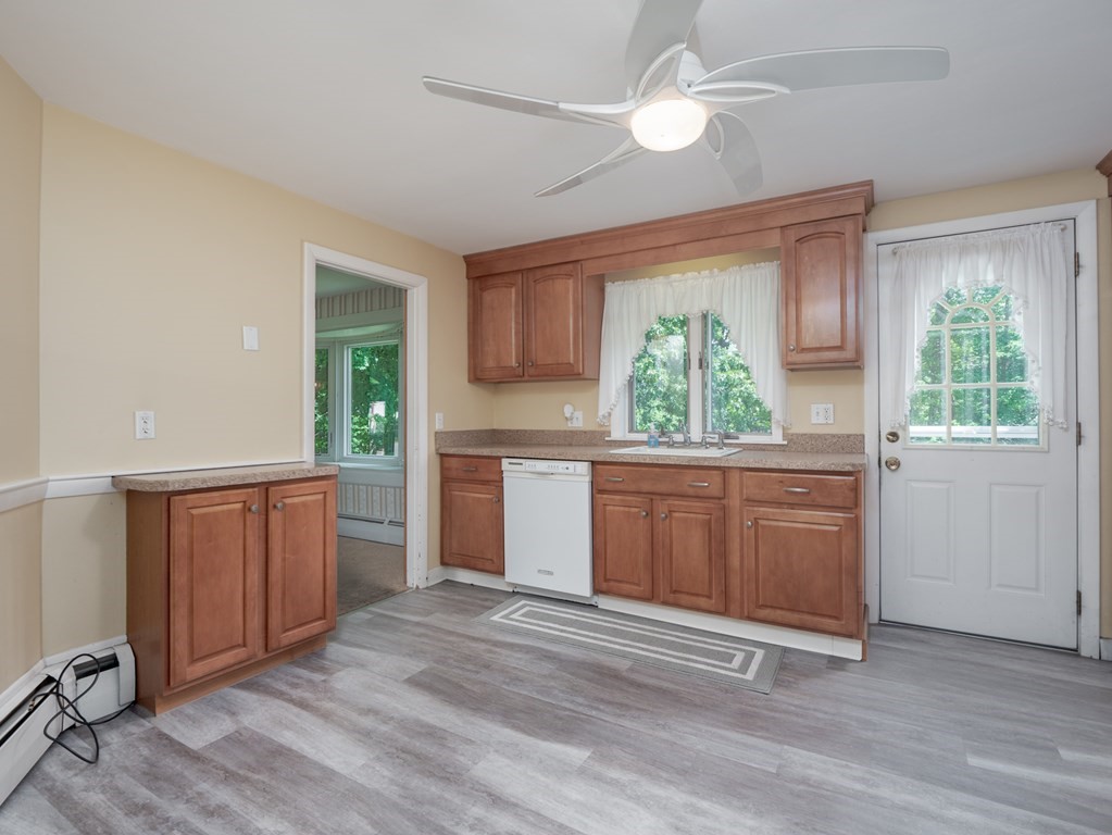 28 Manning Road Chelmsford, MA 01824 - Photo 6 of 42 Gallery Image 6