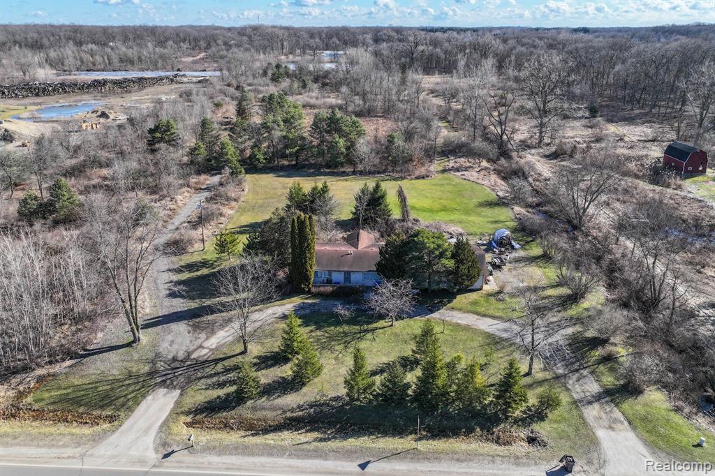 2455 South Latson Road Howell, MI 48843 - Photo 7 of 21