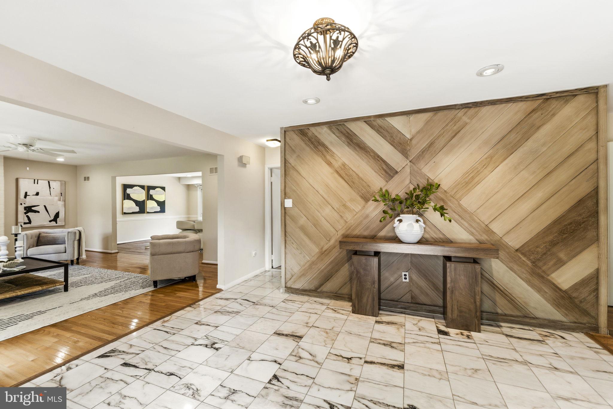 8566 Brickyard Road Potomac, MD 20854 - Photo 4 of 52 Entryway