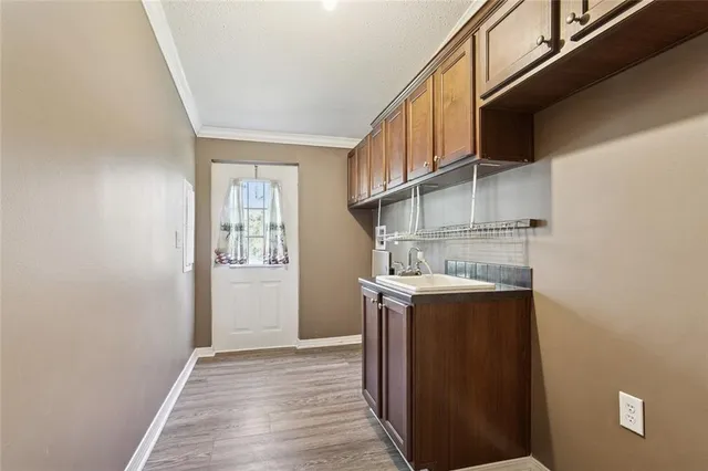 $1,800 | 16139 River Road, Hahnville, LA 70057