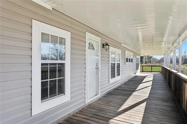 $1,800 | 16139 River Road, Hahnville, LA 70057