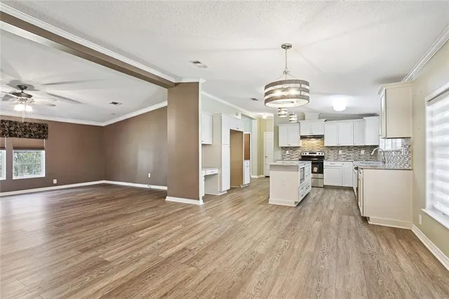 $1,800 | 16139 River Road, Hahnville, LA 70057