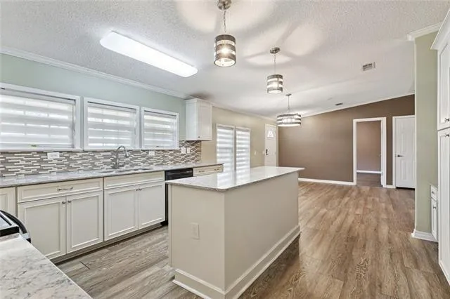 $1,800 | 16139 River Road, Hahnville, LA 70057