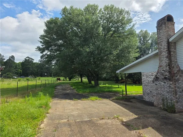 $247,900 | 35218 Sunny Hill Road, Mount Hermon, LA 70450