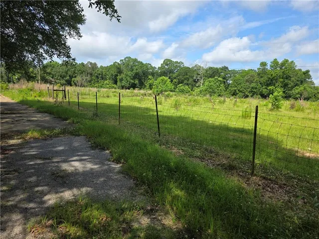 $249,900 | 35218 Sunny Hill Road, Mount Hermon, LA 70450