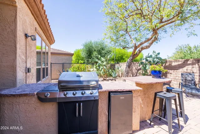 $2,150 | 12368 West Hedge Hog Place, Peoria, AZ 85383
