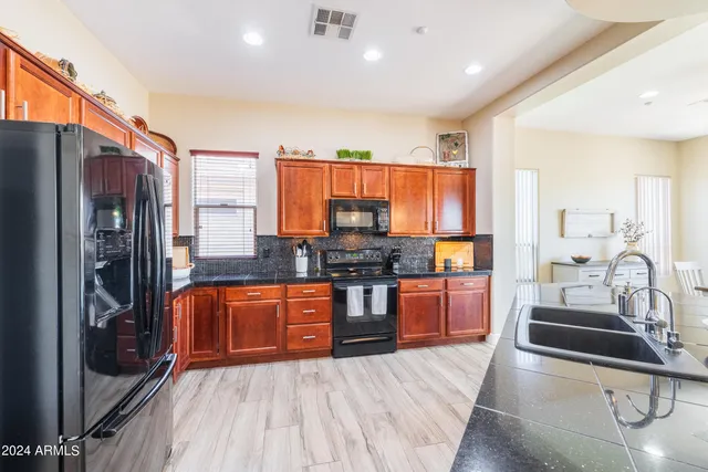 $2,150 | 12368 West Hedge Hog Place, Peoria, AZ 85383