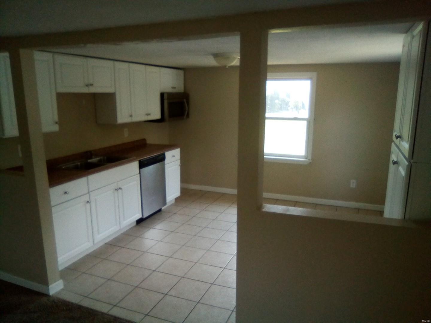 4945 Titchenal Road Brighton, IL 62012 - Photo 8 of 16