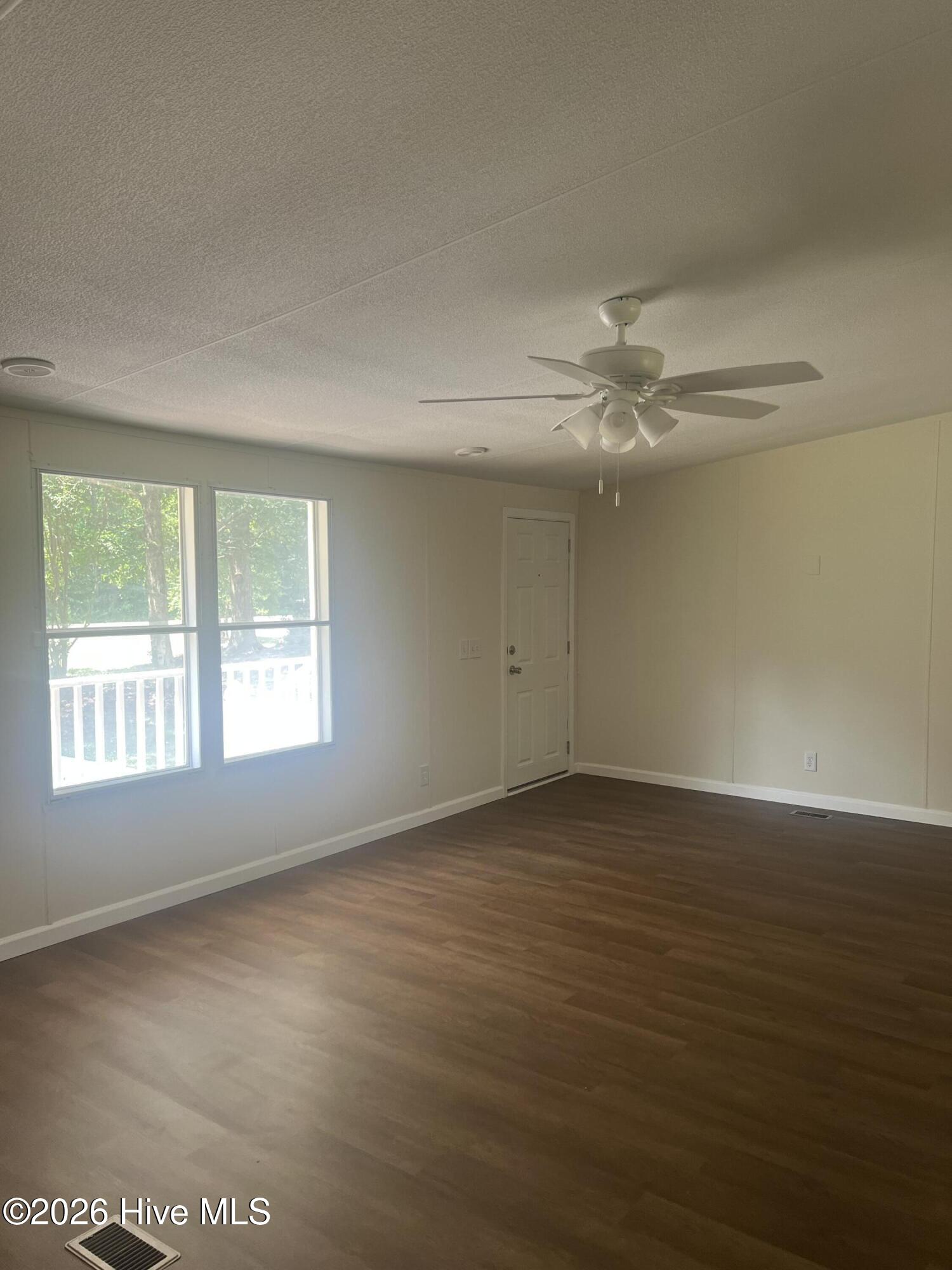 1520 Pocosin Road Winterville, NC 28590 - Photo 4 of 26