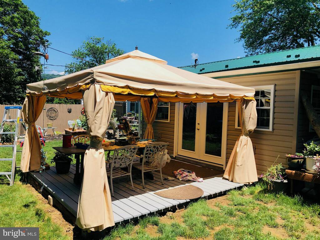 94 Arnold Road Enola, PA 17025 - Photo 29 of 29 How will you use your private oasis?