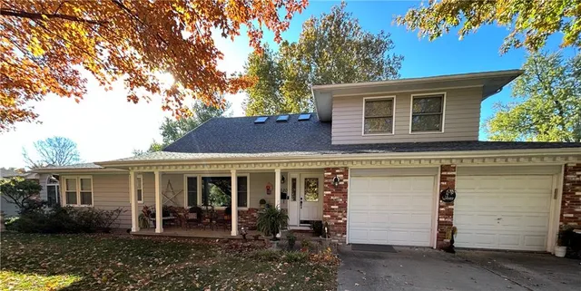 $355,000 | 2620 Clay Street, St. Joseph, MO 64501