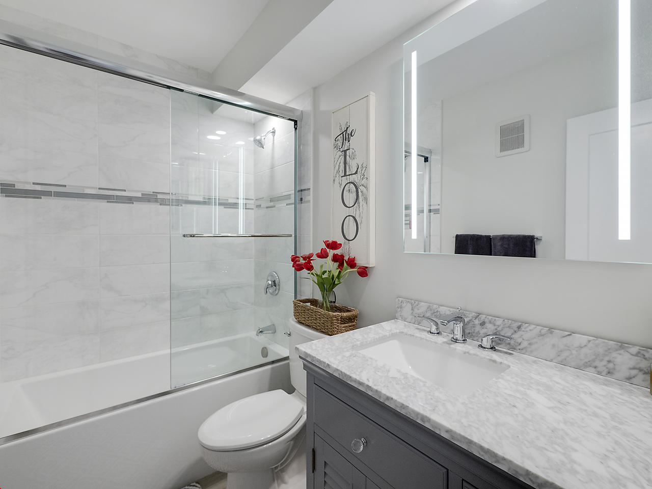 2730 Banyan Road, Unit 21B Boca Raton, FL 33432 - Photo 11 of 18 Guest Bath