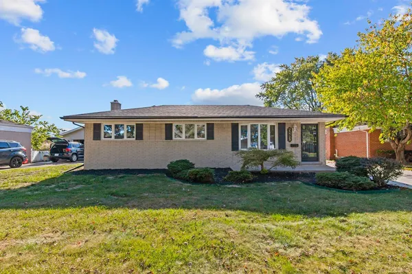 $2,200 | 23729 Grove Street, St. Clair Shores, MI 48080
