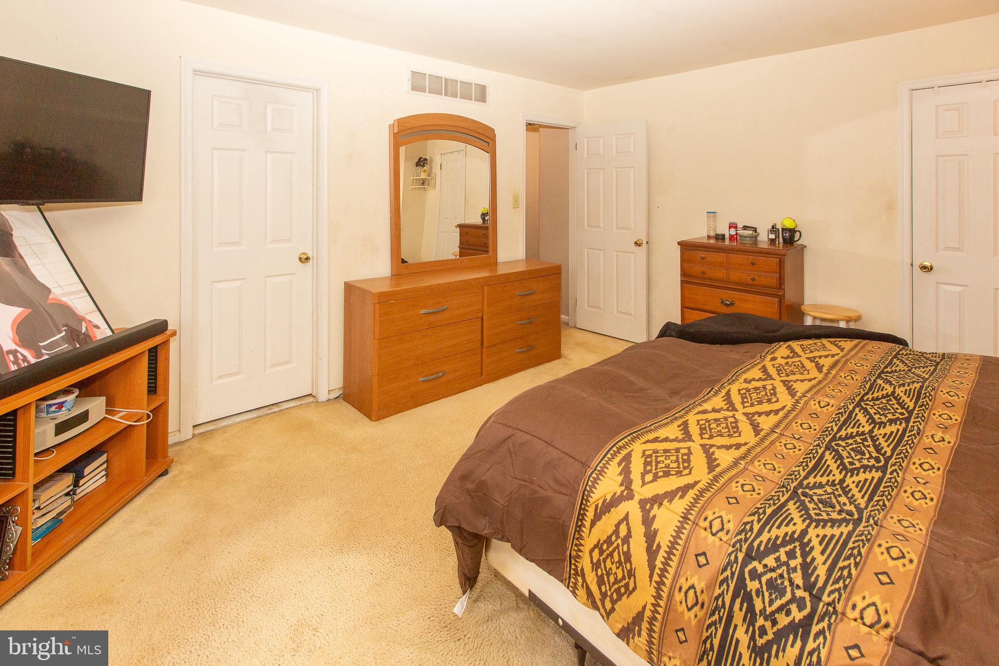 168 Regents Road Collegeville, PA 19426 - Photo 23 of 37 Walk in closet