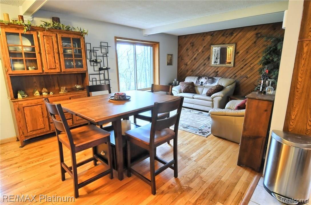 7701 Winans Lake Road Brighton, MI 48116 - Photo 11 of 30 Breakfast Nook.jpg