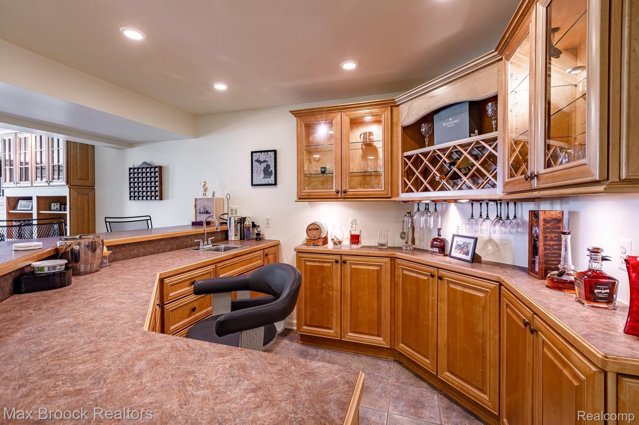 856 GreenView Court Rochester, MI 48307 - Photo 26 of 35 856 Green View Ct-27.jpg