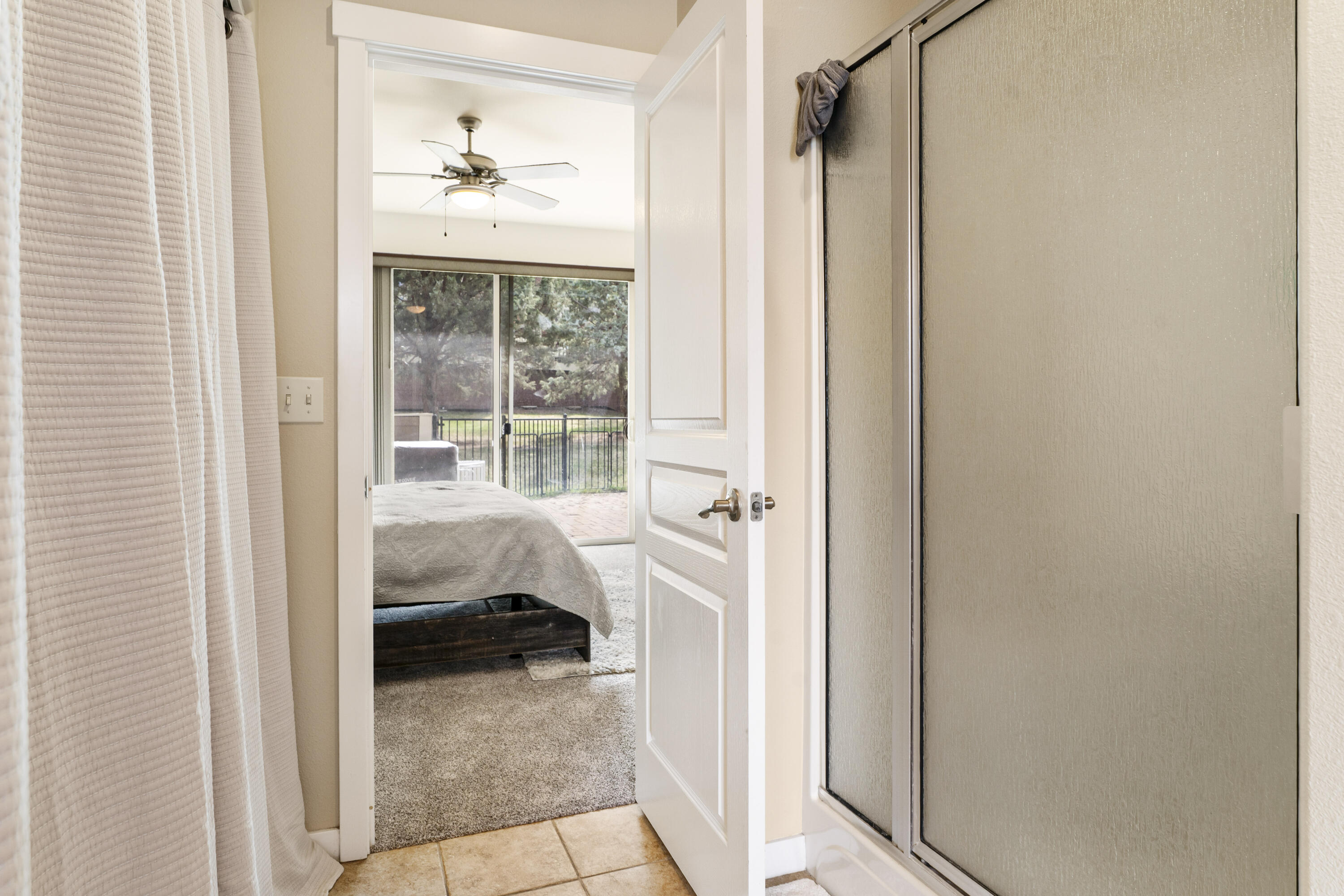11170 Village Loop Redmond, OR 97756 - Photo 19 of 40 28-Bathroom