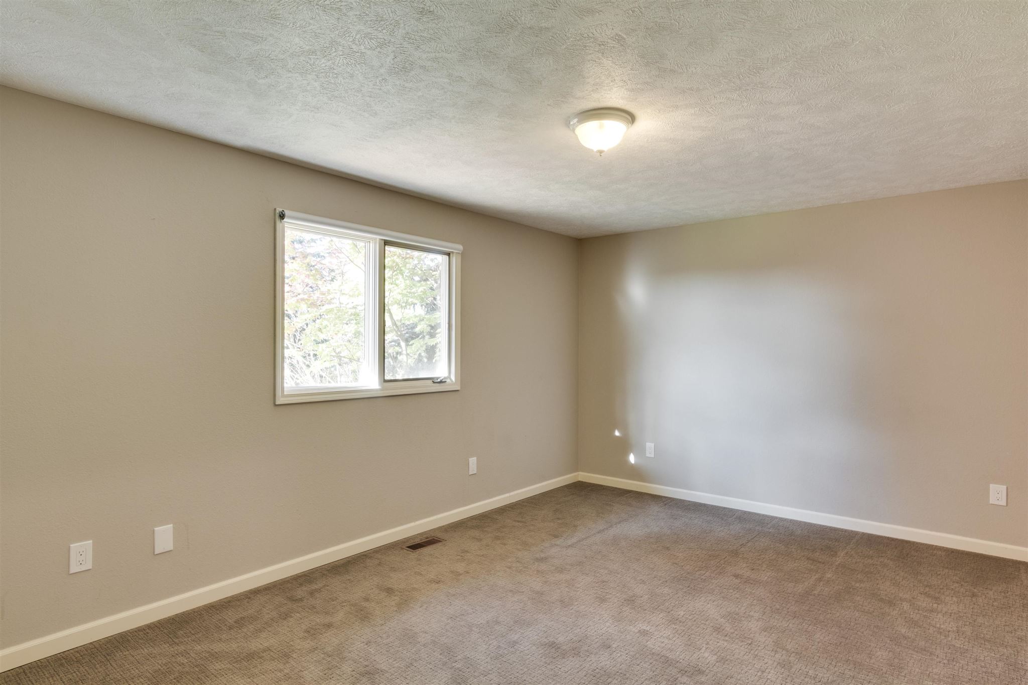 16112 North Greenbluff Road Colbert, WA 99005 - Photo 20 of 35