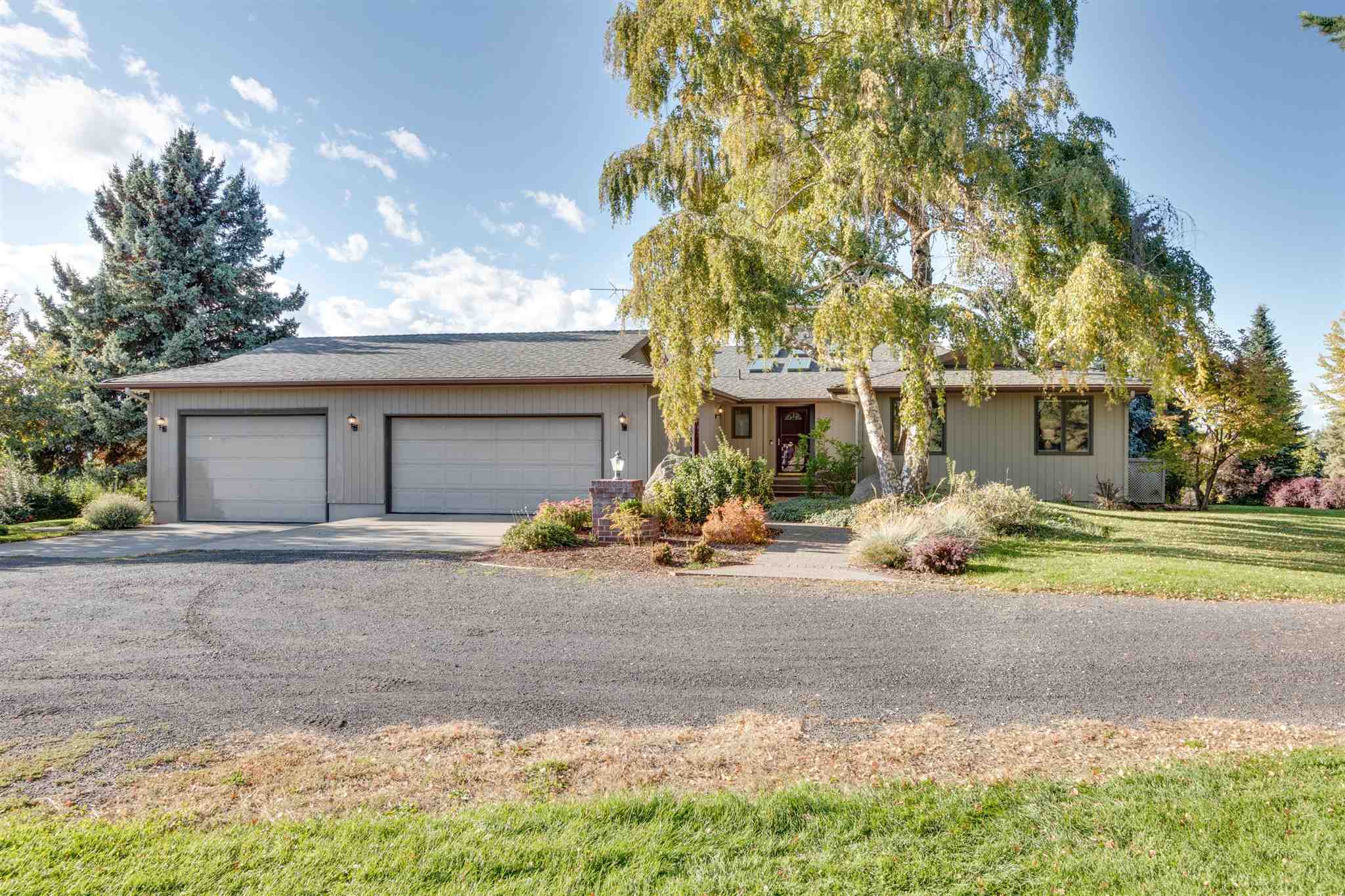 16112 North Greenbluff Road Colbert, WA 99005 - Photo 2 of 35