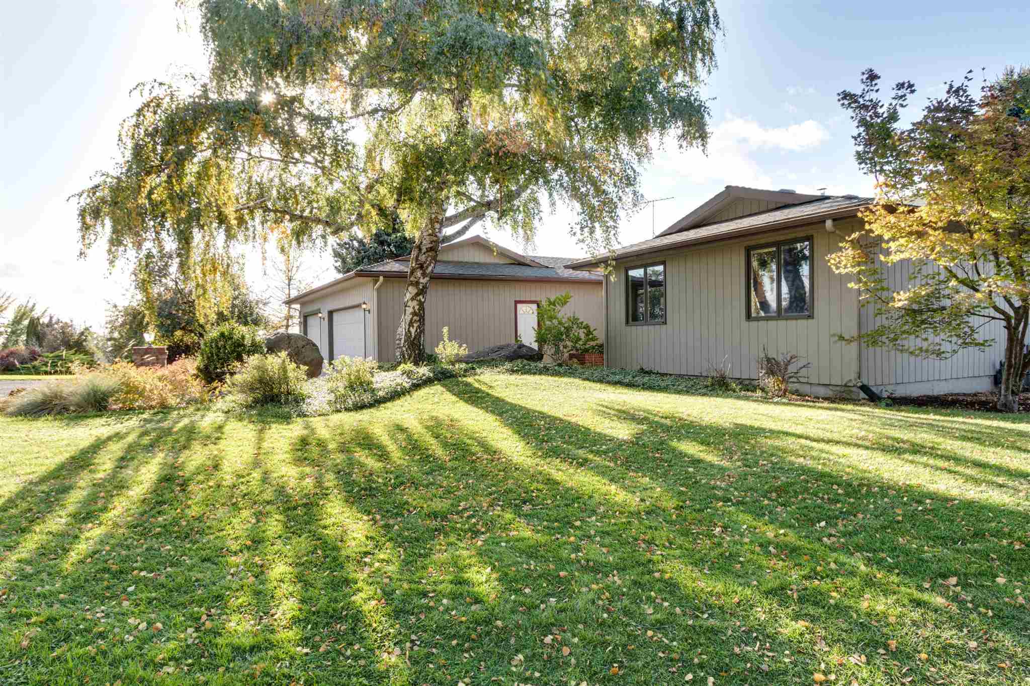 16112 North Greenbluff Road Colbert, WA 99005 - Photo 3 of 35