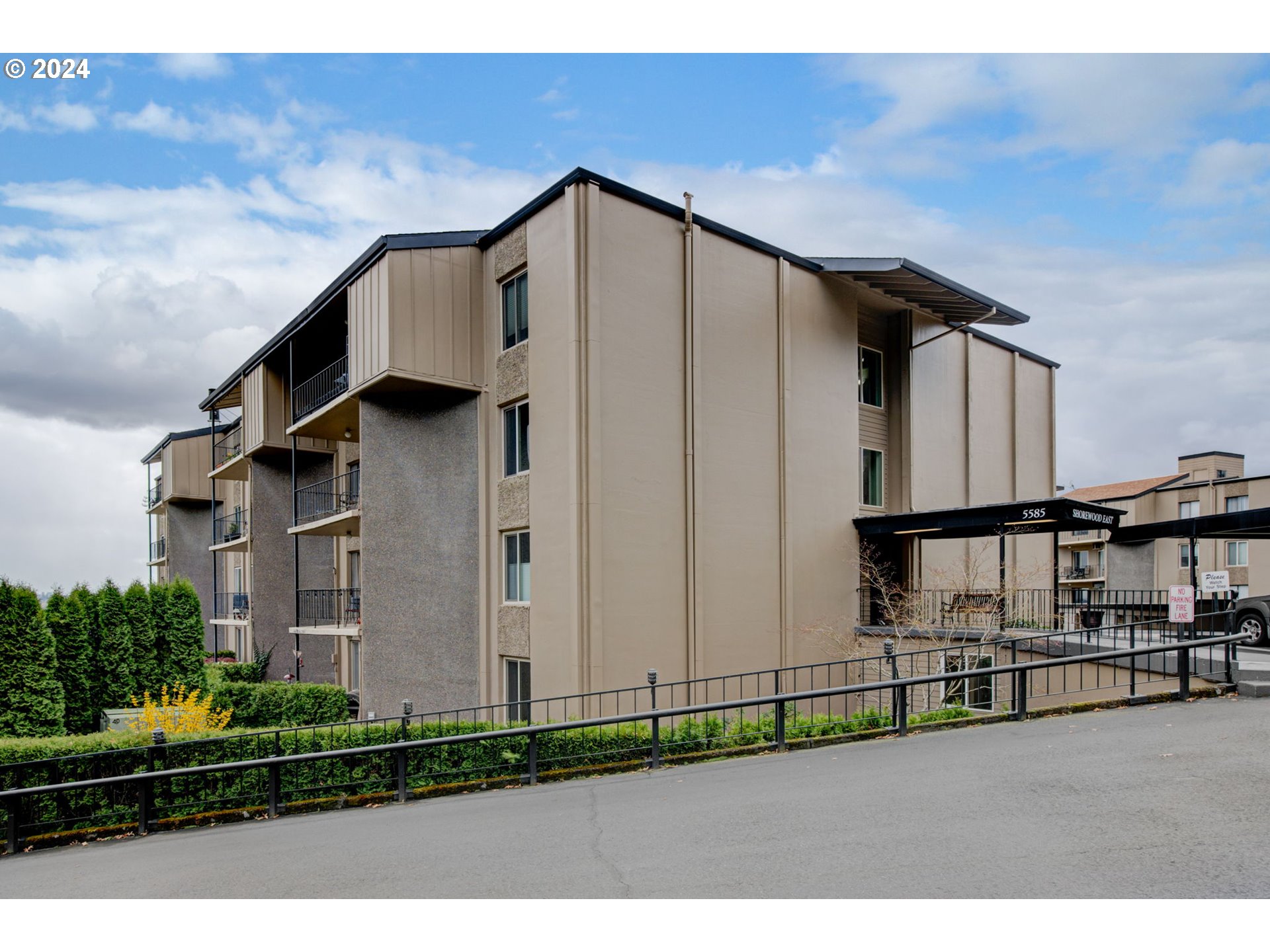 5585 East Evergreen Blvd Unit 5401  