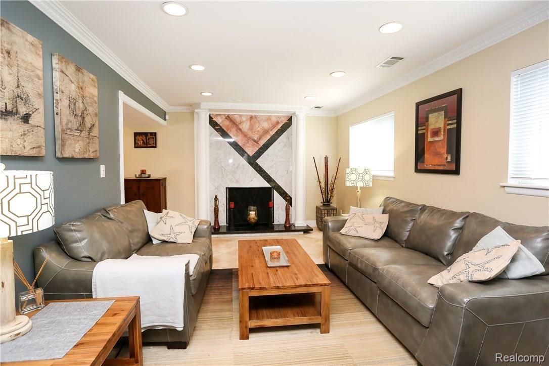 3020 Crooks Road Royal Oak, MI 48073 - Photo 5 of 38 Crooks-2.jpg