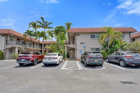 $209,999 | 3050 Northeast 5th Terrace, Unit 13, Wilton Manors, FL 33334