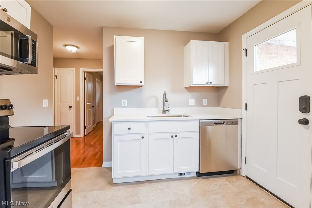 15114 Triskett Road Cleveland, OH 44111 - Photo 24 of 39