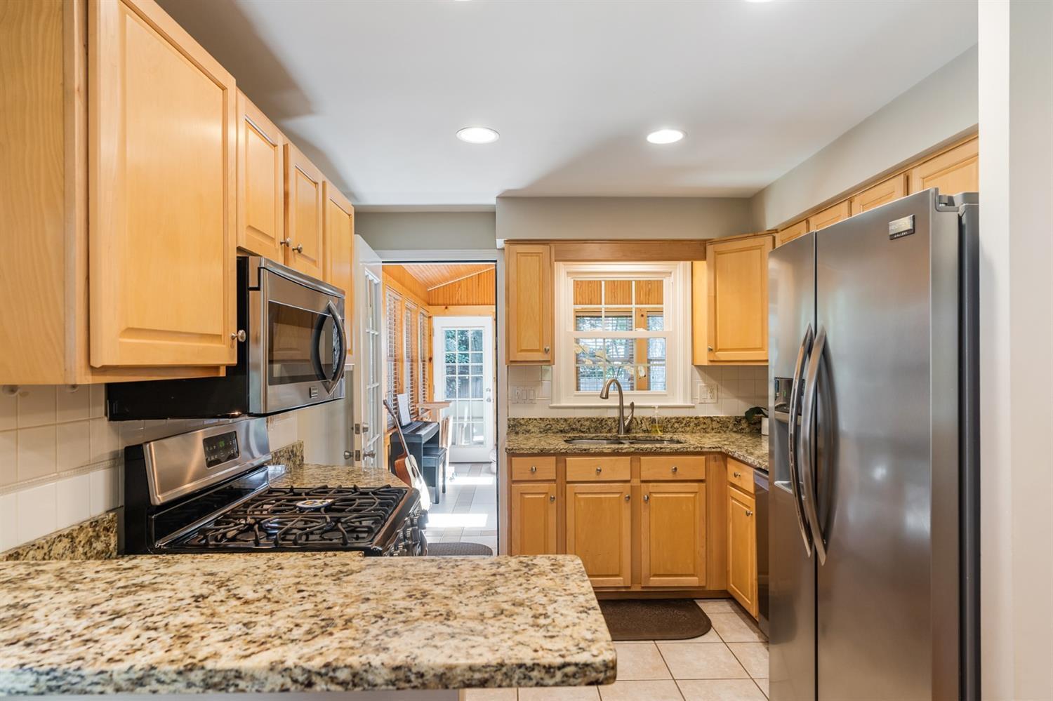 3730 Homewood Road Mariemont, OH 45227 - Photo 11 of 36