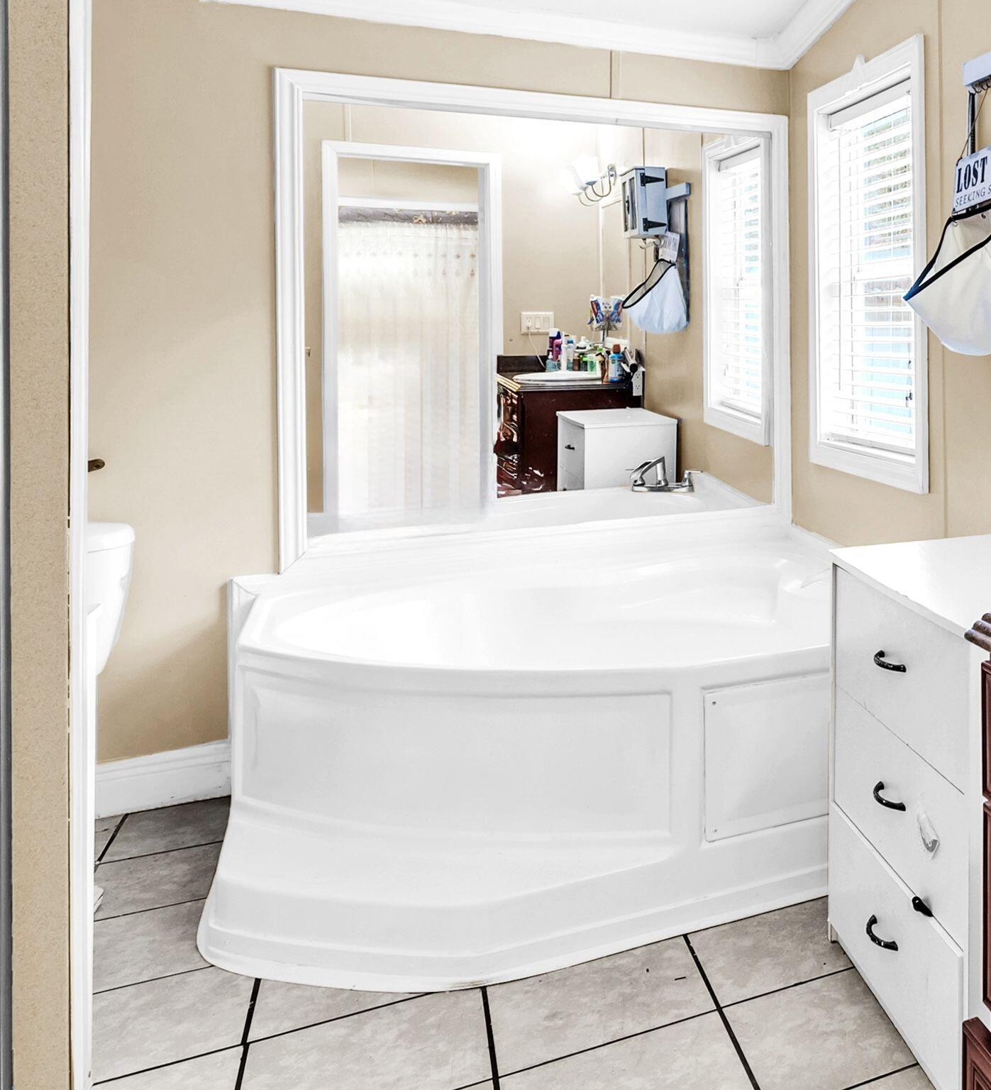 2236 Old Jolly Bay Road Freeport, FL 32439 - Photo 17 of 25 .