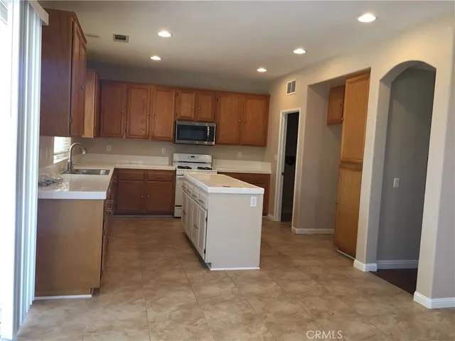 $3,200 | 26214 Manzanita Street, Murrieta, CA 92563