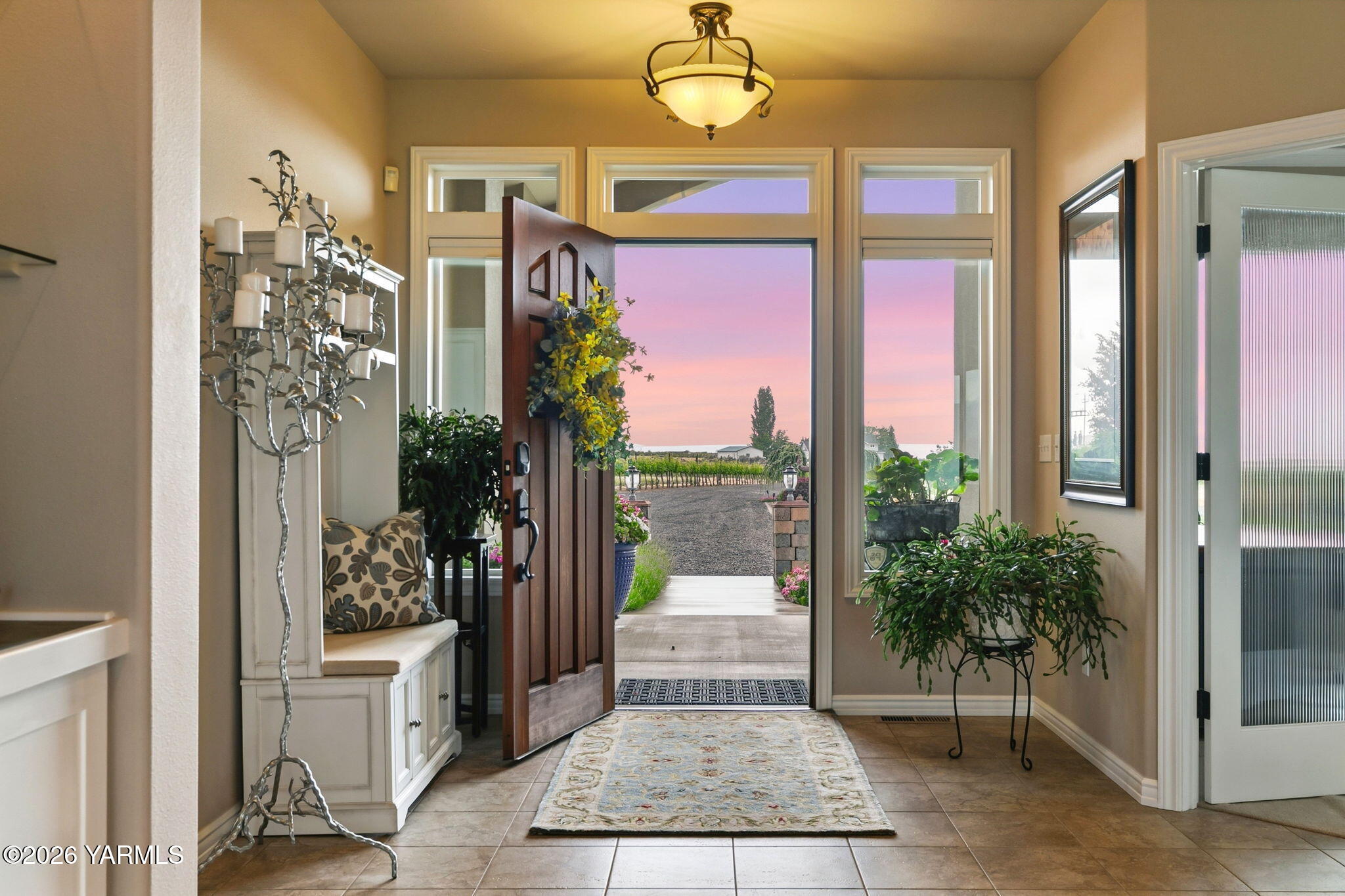 6360 Naches Heights Road Yakima, WA 98908 - Photo 16 of 38 Front Entry