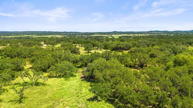 $394,000 | 936 Lindeman Lane, Blanco, TX 78606