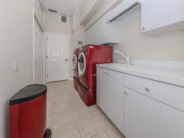 $825,000 | 2022 Calusa Lakes Boulevard, Nokomis, FL 34275