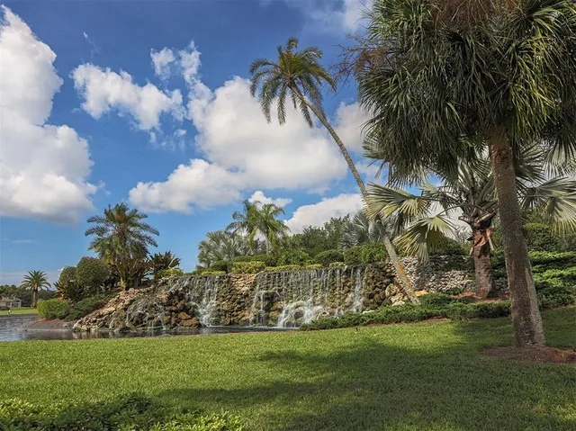 $825,000 | 2022 Calusa Lakes Boulevard, Nokomis, FL 34275