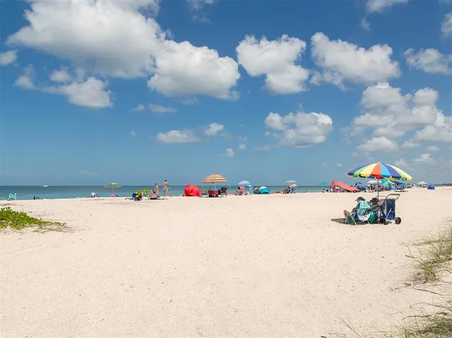 $825,000 | 2022 Calusa Lakes Boulevard, Nokomis, FL 34275