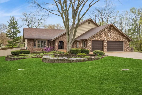 $995,000 | 6037 Dunham Road, Downers Grove, IL 60516