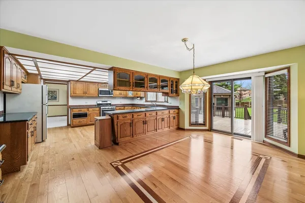 $995,000 | 6037 Dunham Road, Downers Grove, IL 60516