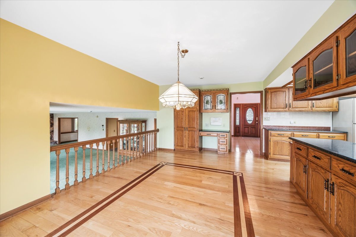 6037 Dunham Road Downers Grove, IL 60516 - Photo 14 of 40