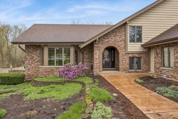 $995,000 | 6037 Dunham Road, Downers Grove, IL 60516