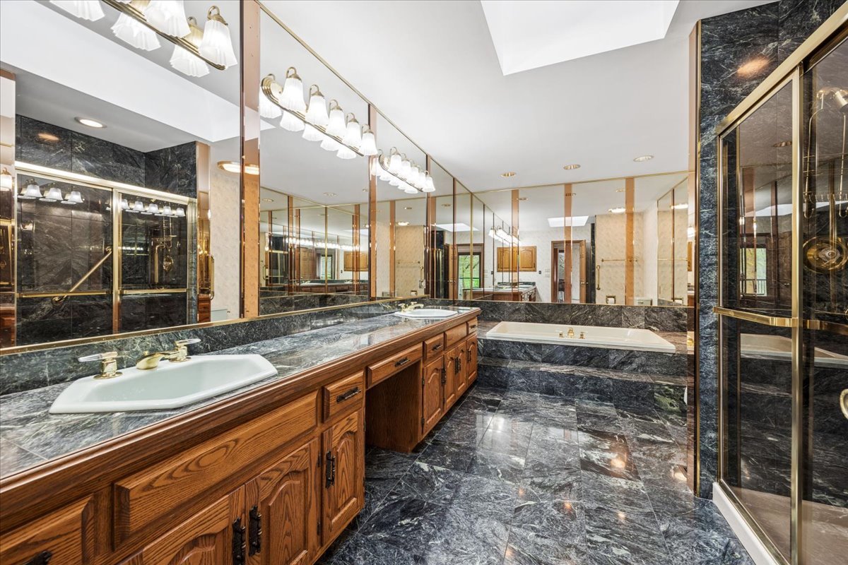 6037 Dunham Road Downers Grove, IL 60516 - Photo 23 of 40