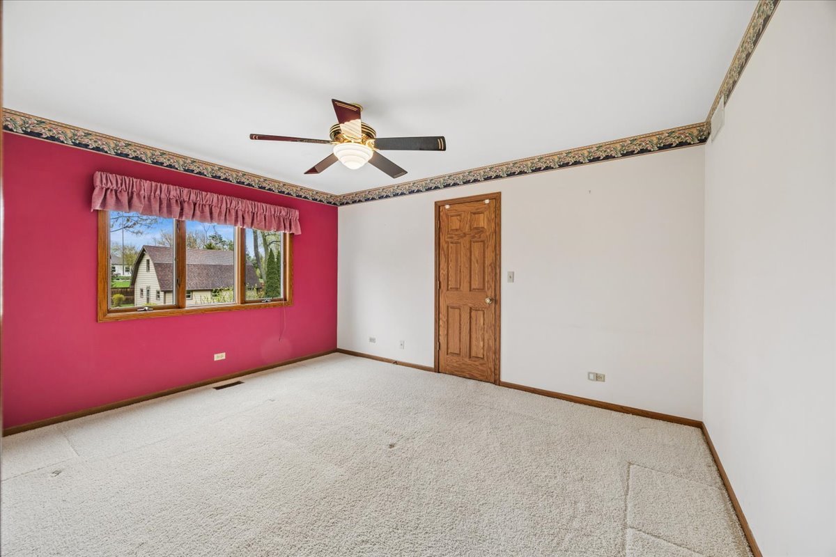 6037 Dunham Road Downers Grove, IL 60516 - Photo 24 of 40