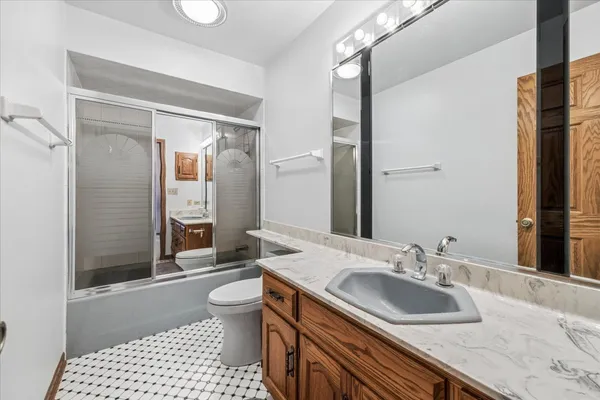 $995,000 | 6037 Dunham Road, Downers Grove, IL 60516