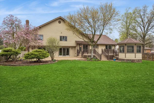 $995,000 | 6037 Dunham Road, Downers Grove, IL 60516