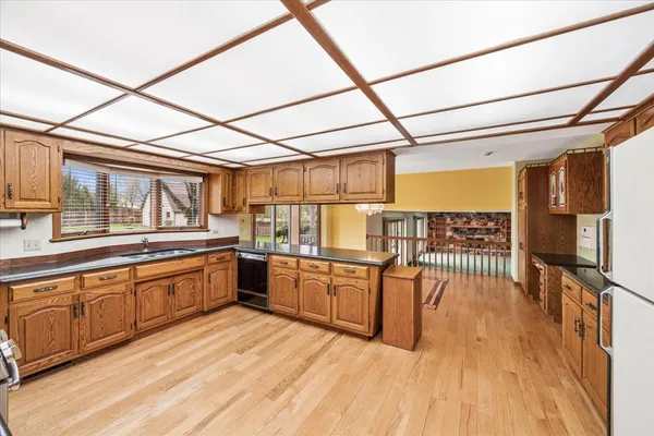 $995,000 | 6037 Dunham Road, Downers Grove, IL 60516