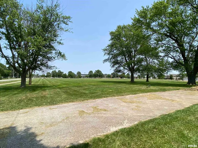 $299,000 | 1009 South Candy Lane, Macomb, IL 61455